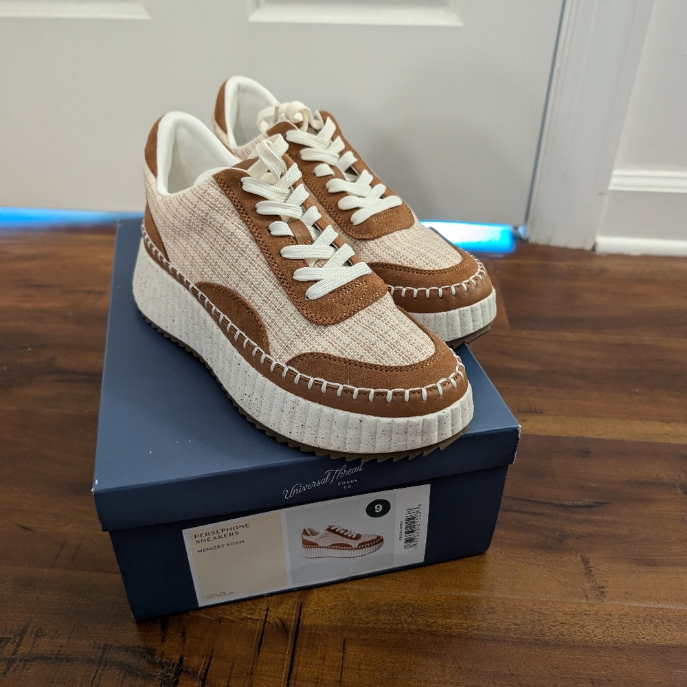 BNNU Universal Thread Persephone sneakers